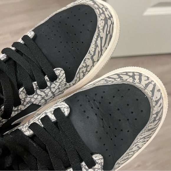 Jordan 1 Retro Low OG Size 6.5Y - Picture 3 of 10